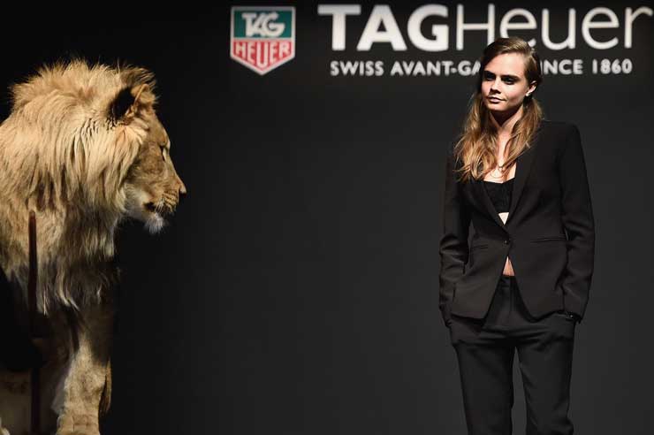 Cara-Delevingne_mit Löwe