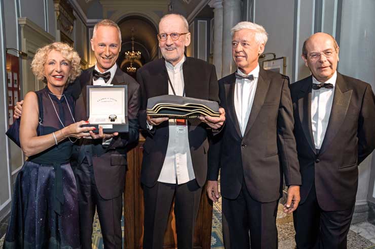 Der Gewinner der „Best of Show“-Kategorie beim diesjährigen Concorso d’Eleganza Villa d’Este am Comer See erhielt eine einzigartige handgravierte LANGE 1 ZEITZONE „Como Edition“.