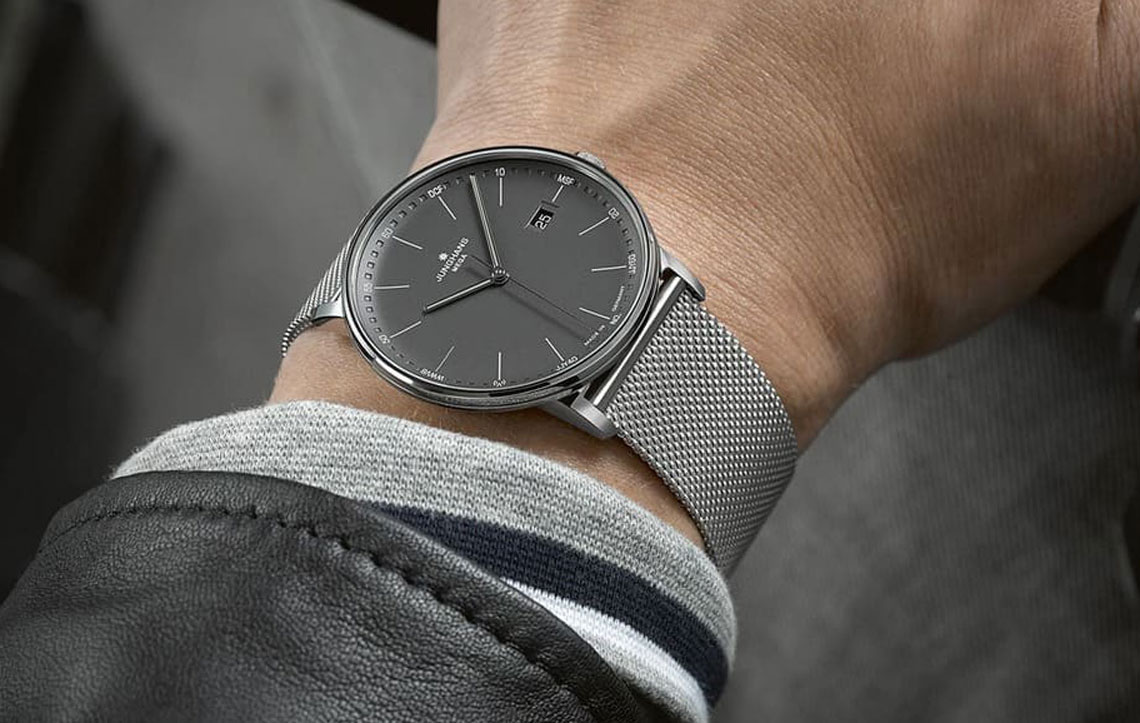 Junghans Form Mega Pr zision in den Metropolen der Welt