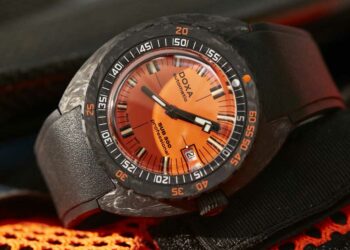 1140 orange doxa sub300 carbon