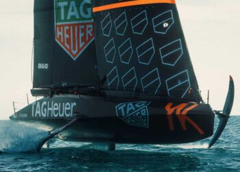 TAG Heuer wird Partner von Flying Nikka