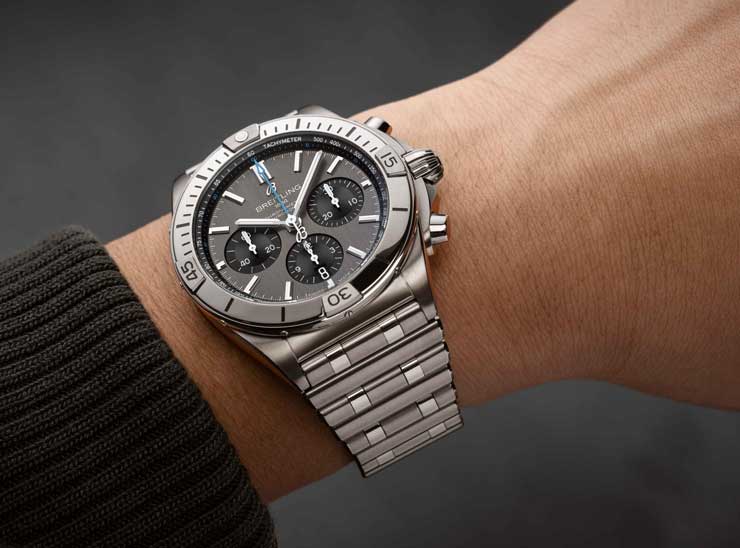 Breitling Chronomat B01 42 Titan