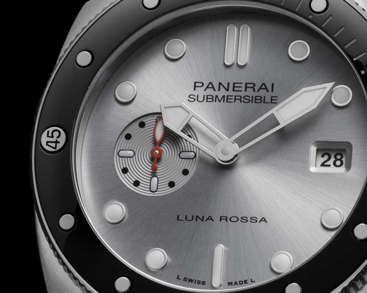 Panerai Submersible QuarantaQuattro Luna Rossa